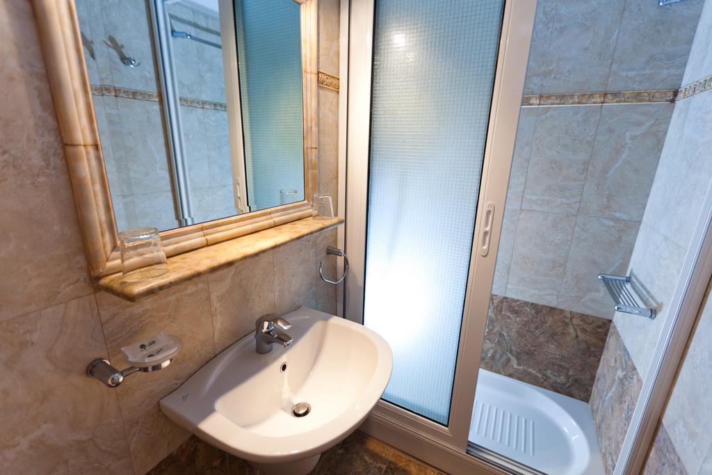 Hotel Possidon Aegina Rum bild