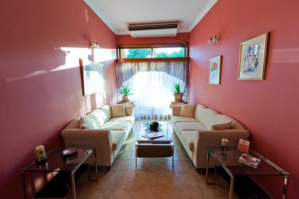 Hotel Possidon Aegina Exteriör bild